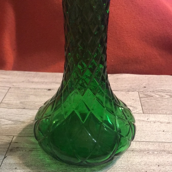 Vintage Hoosier green Glass bud vase - Picture 6 of 6